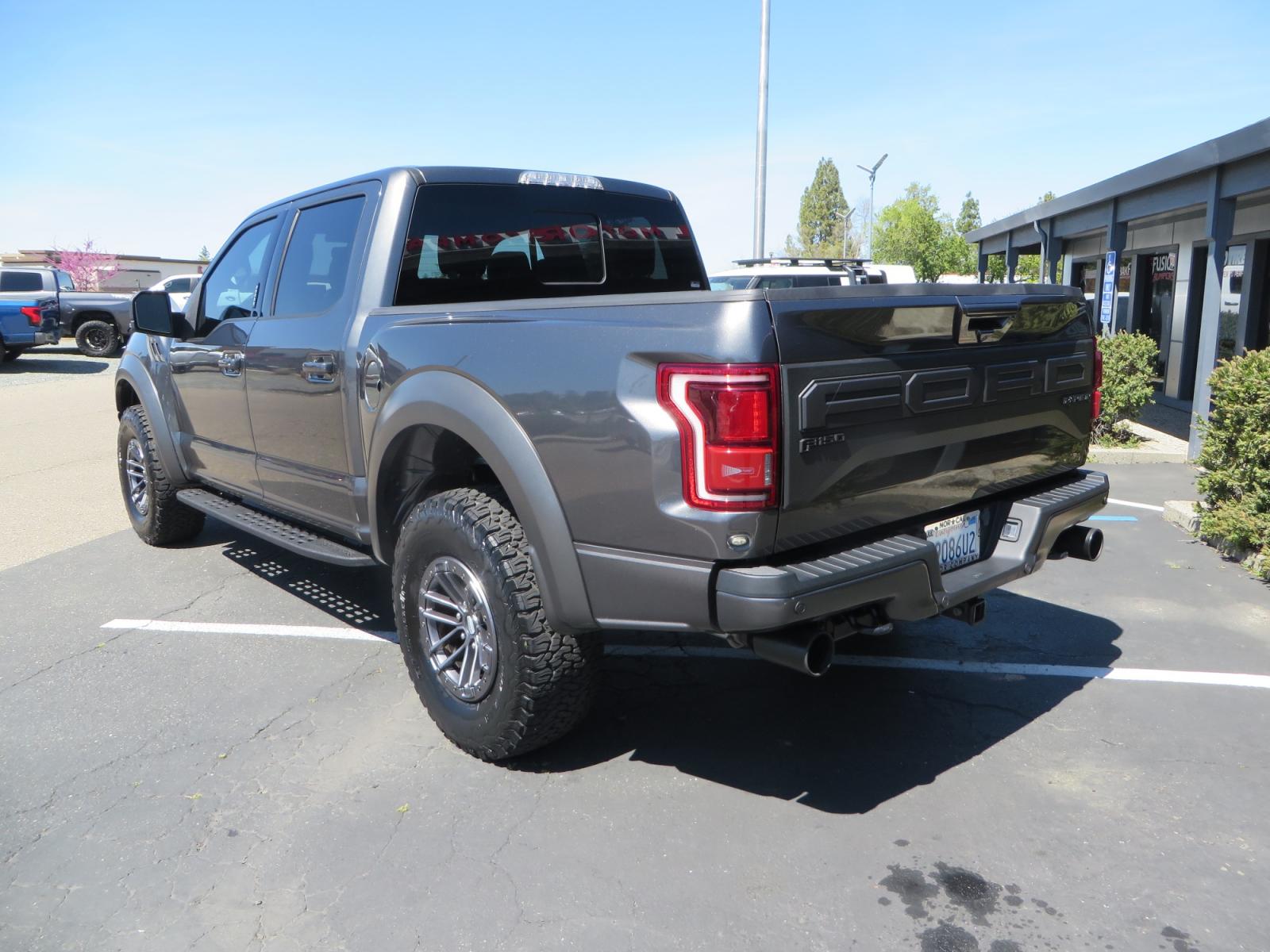 2019 CHARCOAL /BLACK Ford F-150 F-150 Raptor (1FTFW1RG6KF) with an 3.5L V6 ECOBOOST engine, automatic transmission, located at 2630 Grass Valley Highway, Auburn, CA, 95603, (530) 508-5100, 38.937893, -121.095482 - Photo #6